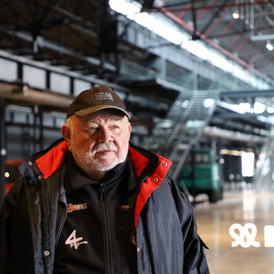 Karel Loprais u n&aacute;s v muzeu
