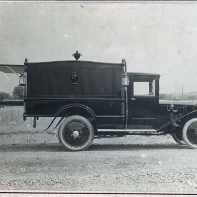Tatra 13, speci&aacute;l pro ostravsk&eacute; krematorium