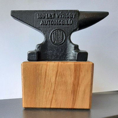 V&yacute;ročn&iacute; kovadlinka
