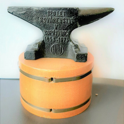 V&yacute;ročn&iacute; kovadlinka