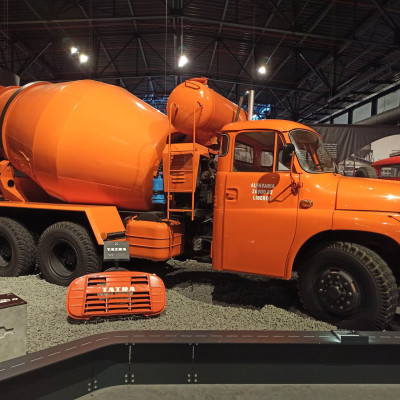 T 148 AM-368 6x6 dom&iacute;ch&aacute;vač betonu (n&aacute;stavba STASIS Horn&iacute; Slavkov)