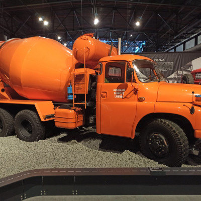 Tatra 148 dom&iacute;ch&aacute;vač - v expozici
