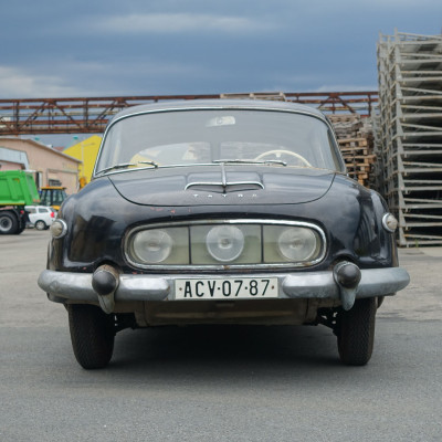 Unik&aacute;tn&iacute; T 603 &bdquo;tř&iacute;světlovka&ldquo;